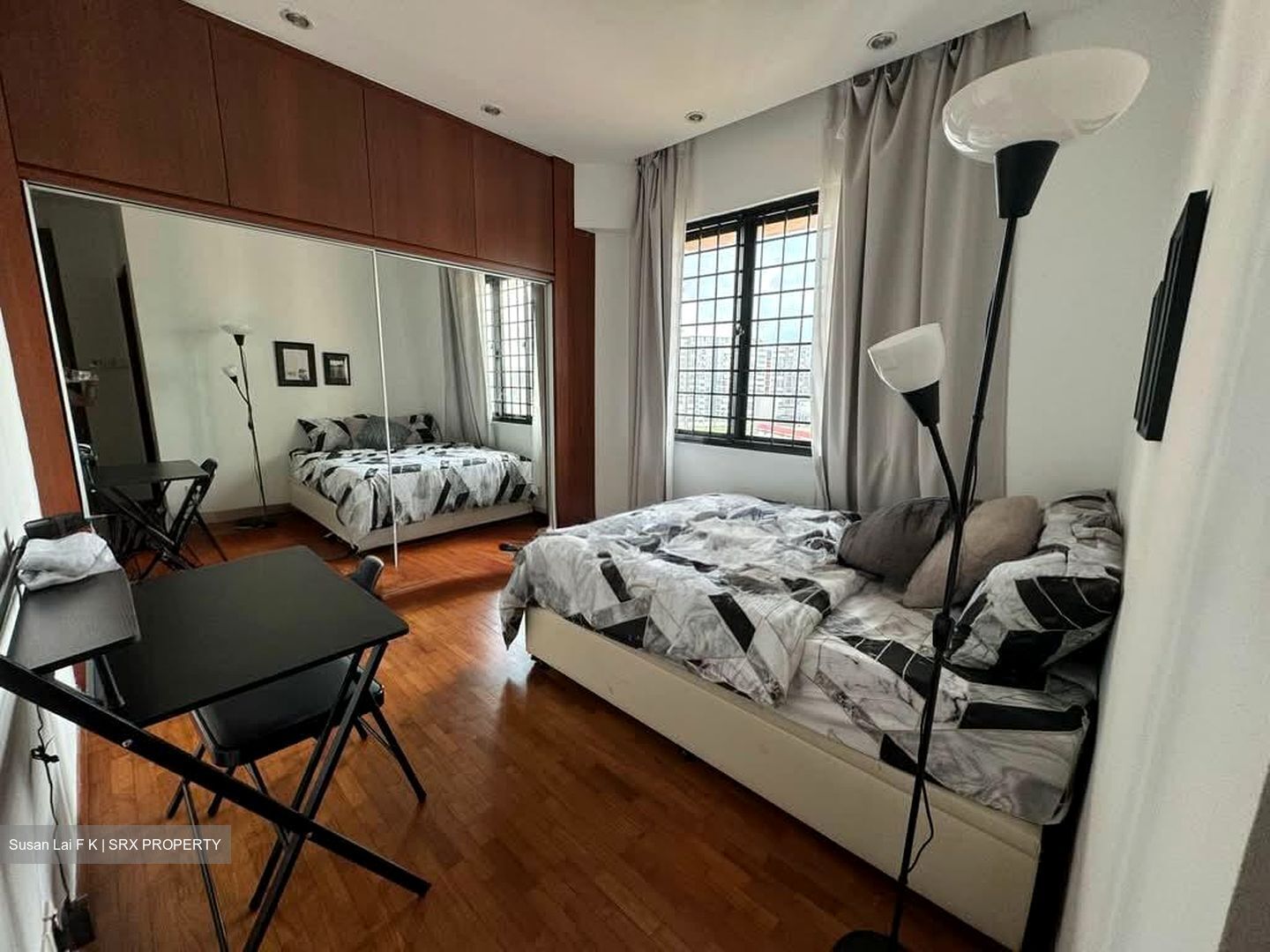 Simsville (D14), Condominium #557032441